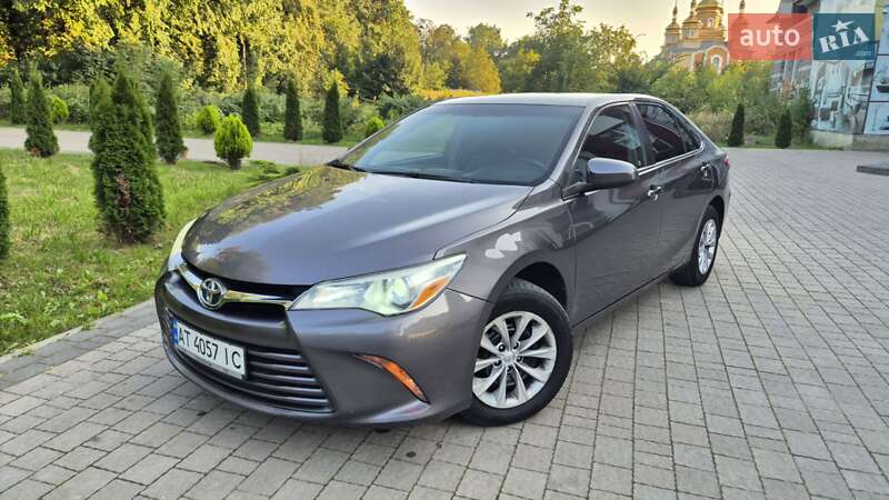 Седан Toyota Camry 2016 в Львові