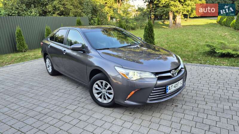 Седан Toyota Camry 2016 в Львові
