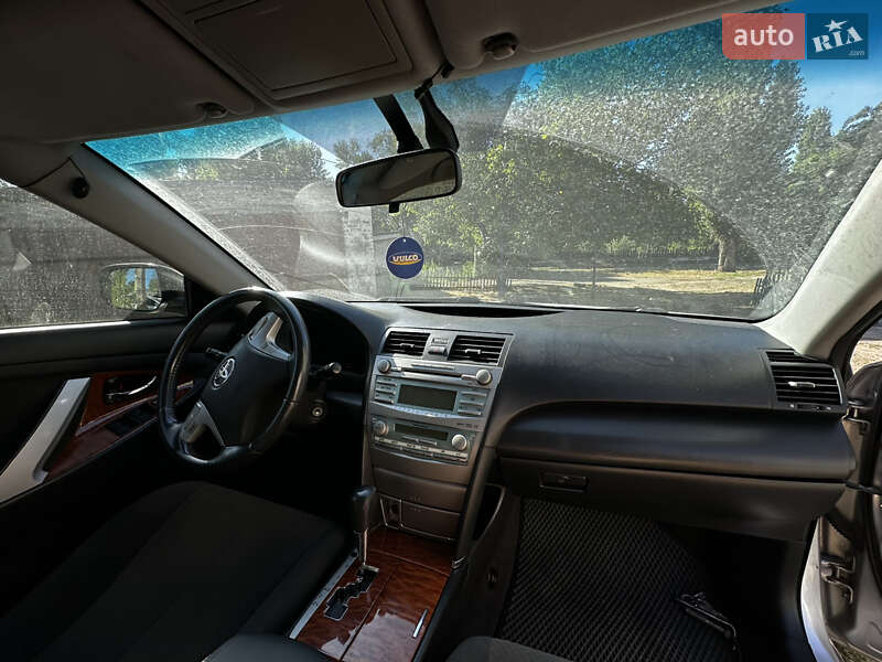 Седан Toyota Camry 2008 в Кривому Розі