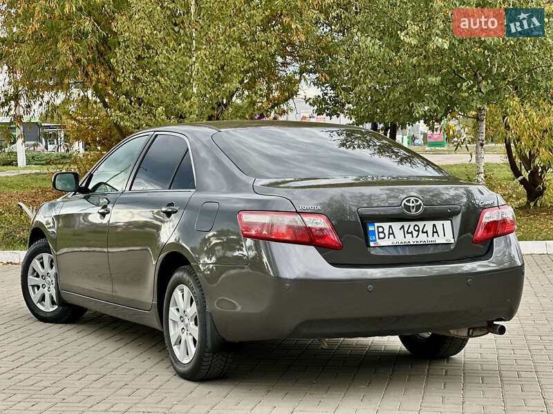 Седан Toyota Camry 2007 в Кропивницком