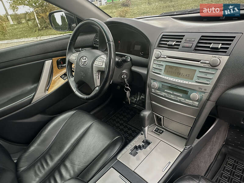 Седан Toyota Camry 2007 в Кропивницком