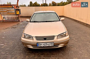 Седан Toyota Camry 1998 в Одесі