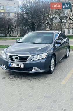 Седан Toyota Camry 2013 в Кропивницком