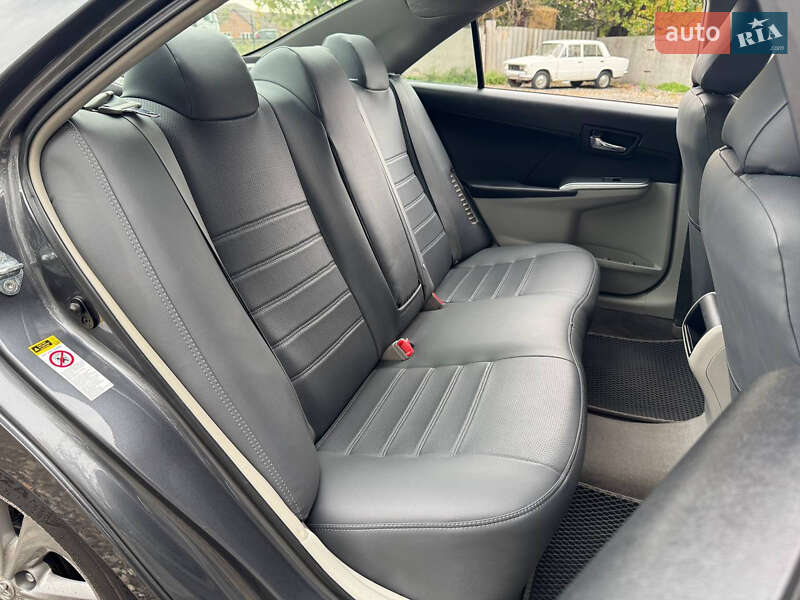 Седан Toyota Camry 2012 в Киеве