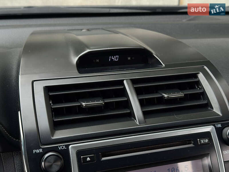 Седан Toyota Camry 2012 в Киеве