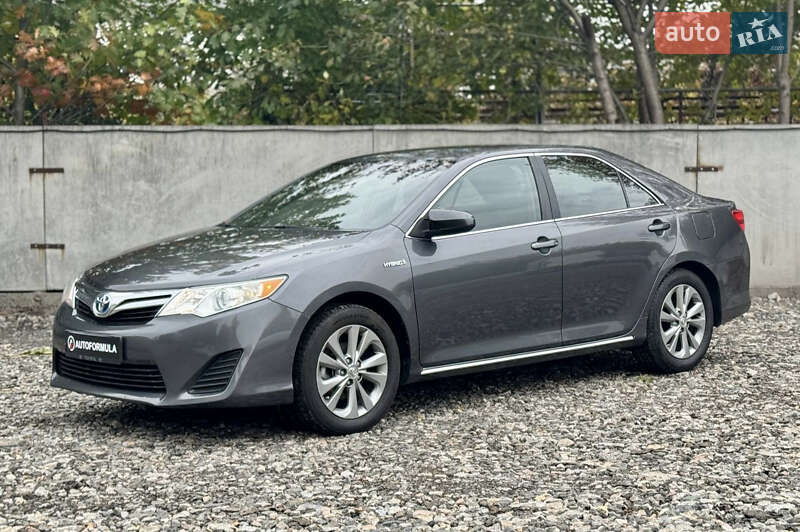 Седан Toyota Camry 2012 в Киеве
