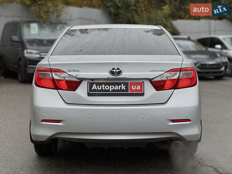 Седан Toyota Camry 2012 в Киеве фото 10 Седан Toyota Camry 2012 в Киеве