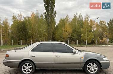 Седан Toyota Camry 1998 в  фото 4 Седан Toyota Camry 1998 в