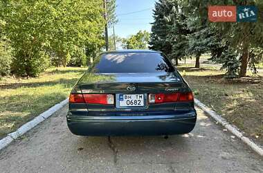 Седан Toyota Camry 2000 в 