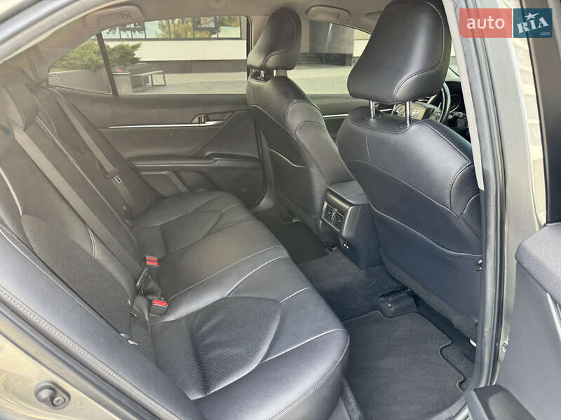 Седан Toyota Camry 2021 в Одесі