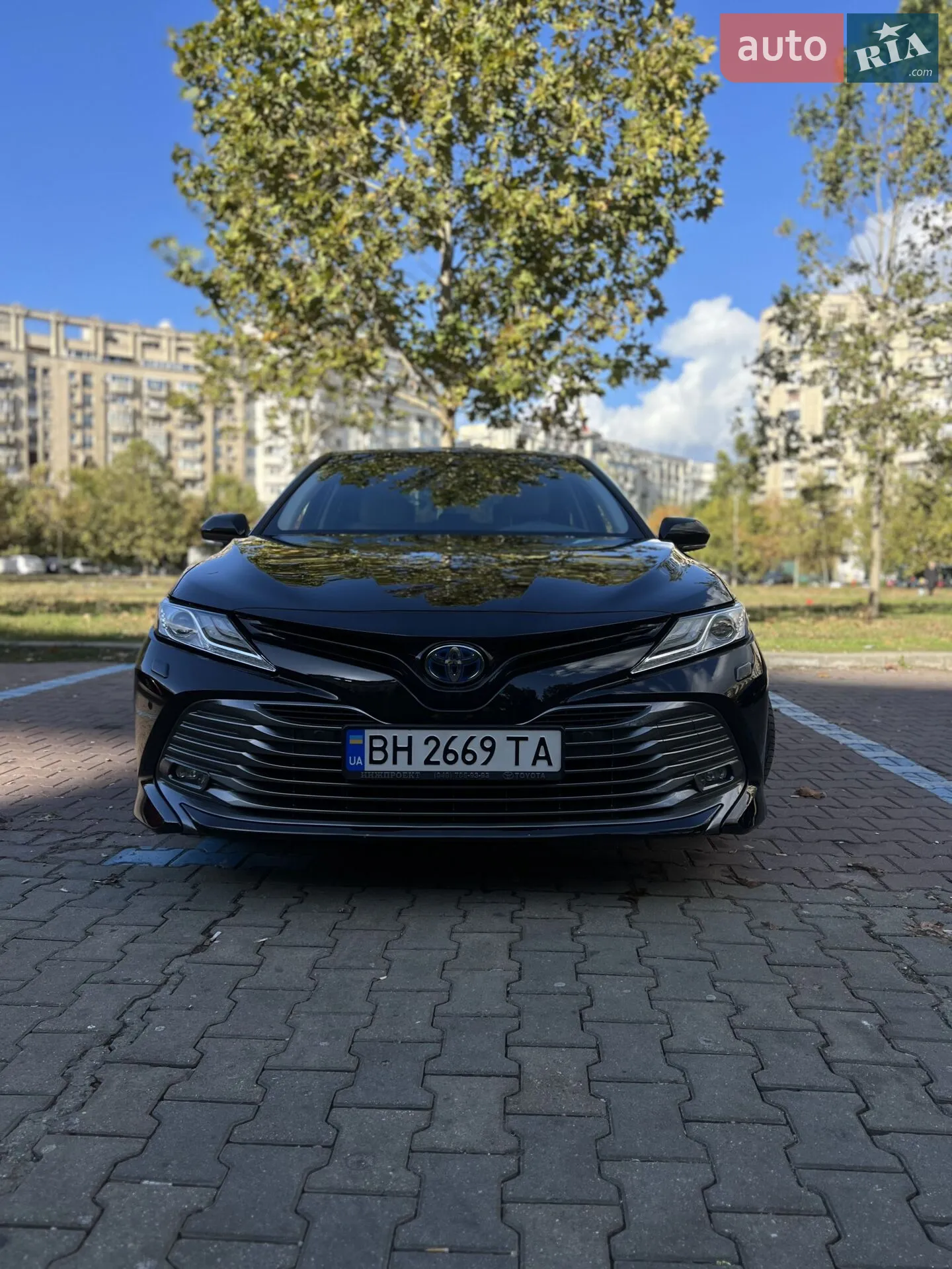 2020 Toyota Camry - мініатюра 2