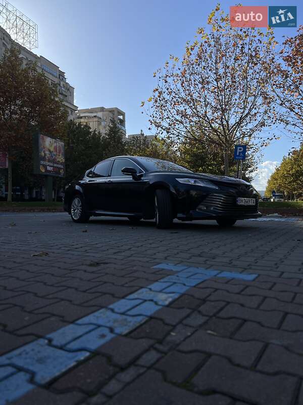 Седан Toyota Camry 2020 в Одессе