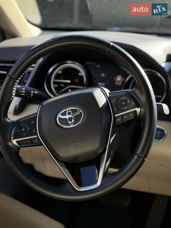 Седан Toyota Camry 2020 в Одессе