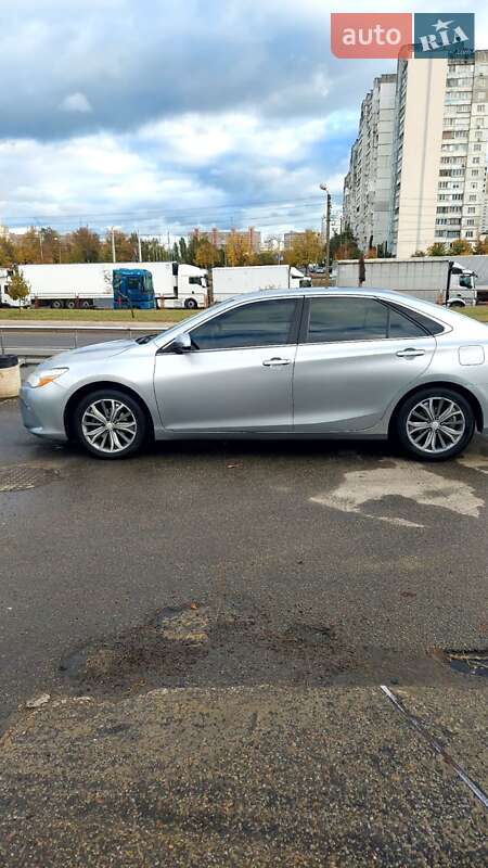 Седан Toyota Camry 2015 в Києві