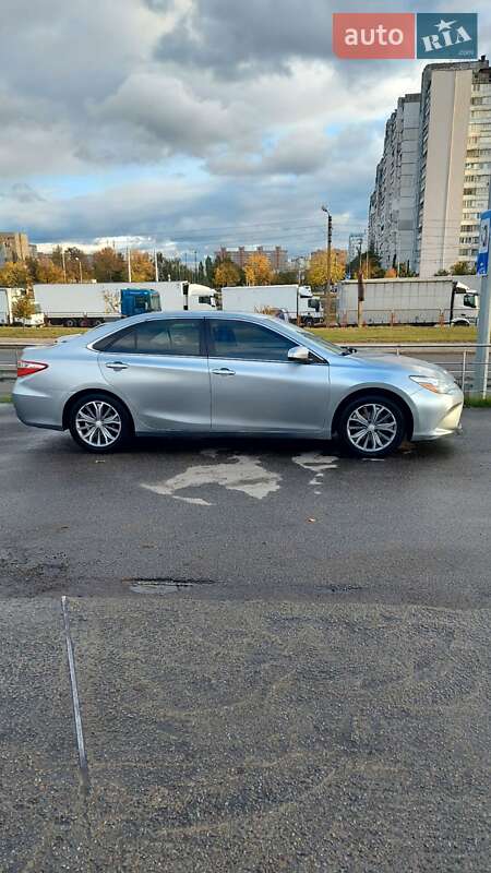 Седан Toyota Camry 2015 в Києві