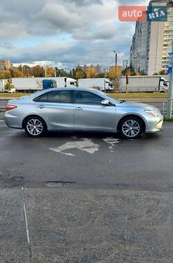 Седан Toyota Camry 2015 в 