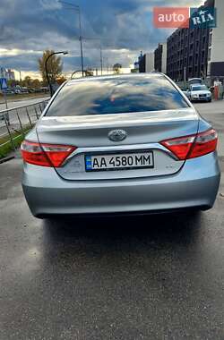Седан Toyota Camry 2015 в 