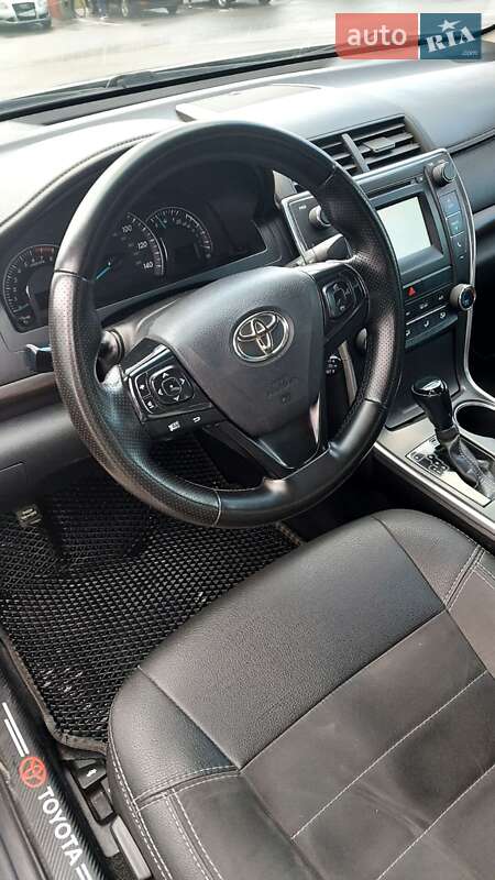 Седан Toyota Camry 2015 в Києві
