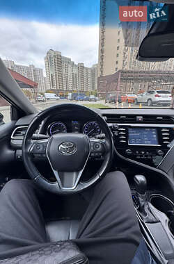 Седан Toyota Camry 2018 в 