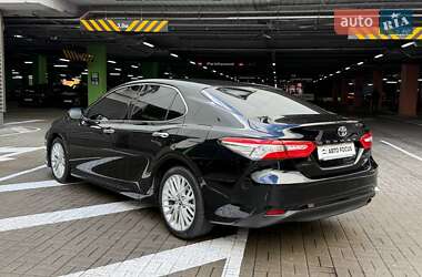 Седан Toyota Camry 2018 в 