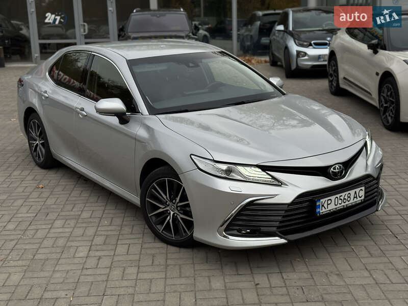 Седан Toyota Camry 2021 в Днепре