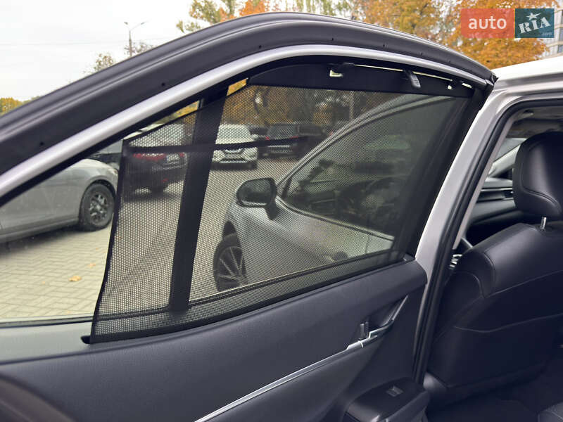 Седан Toyota Camry 2021 в Днепре