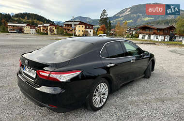 Седан Toyota Camry 2018 в  фото 25 Седан Toyota Camry 2018 в
