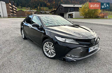 Седан Toyota Camry 2018 в Богодухове