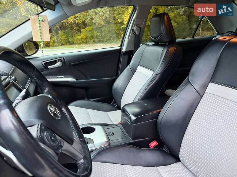 Седан Toyota Camry 2014 в Тернополі фото 23 Седан Toyota Camry 2014 в Тернополі