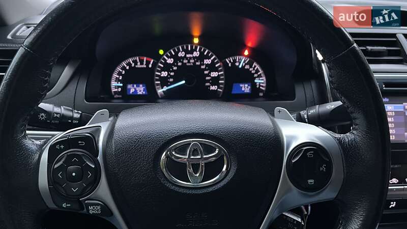 Седан Toyota Camry 2014 в Тернополі фото 29 Седан Toyota Camry 2014 в Тернополі