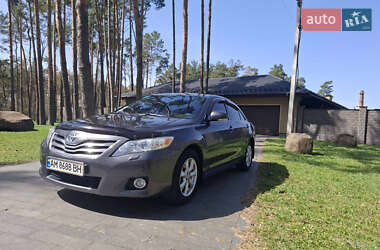 Седан Toyota Camry 2010 в Житомирі