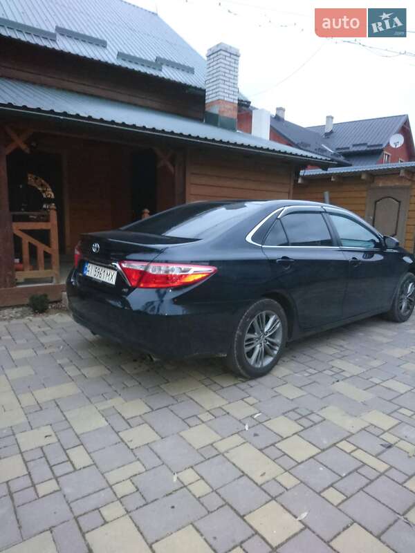 Седан Toyota Camry 2015 в Киеве