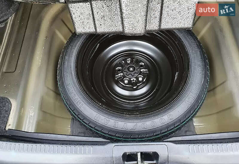 Седан Toyota Camry 2015 в Киеве