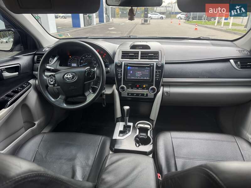 Седан Toyota Camry 2014 в Киеве фото 4 Седан Toyota Camry 2014 в Киеве