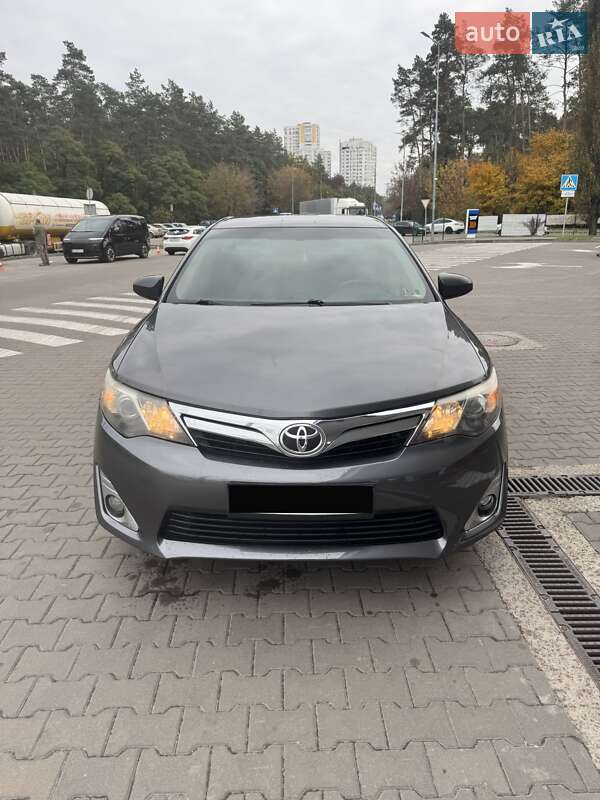 Седан Toyota Camry 2014 в Киеве фото 9 Седан Toyota Camry 2014 в Киеве