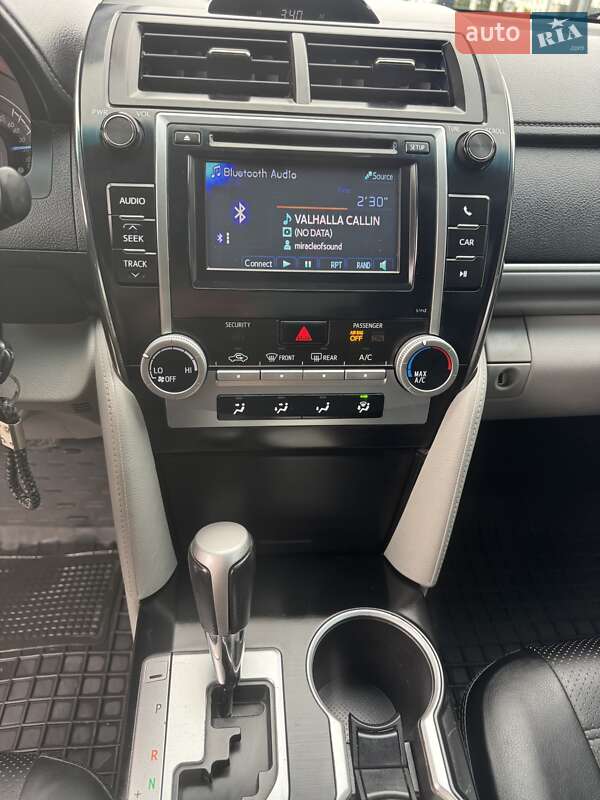Седан Toyota Camry 2014 в Киеве фото 11 Седан Toyota Camry 2014 в Киеве