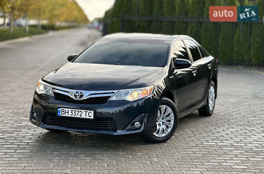 Седан Toyota Camry 2013 в 