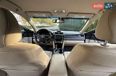 Седан Toyota Camry 2013 в 