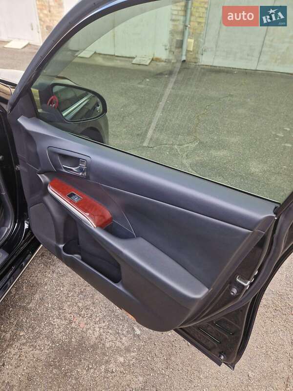 Седан Toyota Camry 2012 в Києві фото 8 Седан Toyota Camry 2012 в Києві