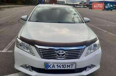 Седан Toyota Camry 2013 в 