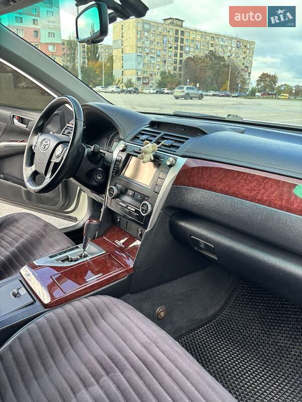 Седан Toyota Camry 2013 в Кропивницком