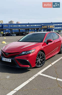 Седан Toyota Camry 2020 в Киеве