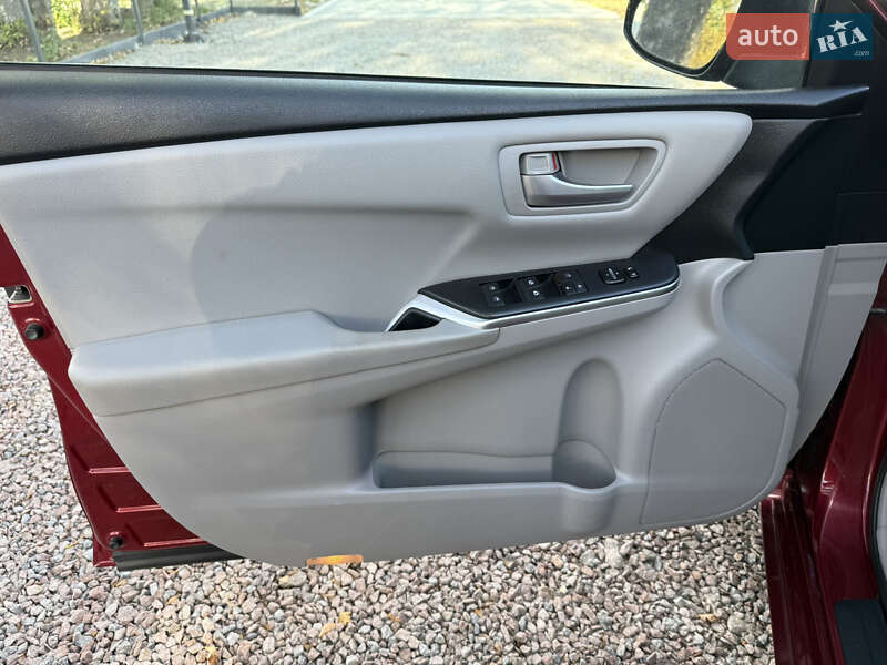 Седан Toyota Camry 2017 в Стрию