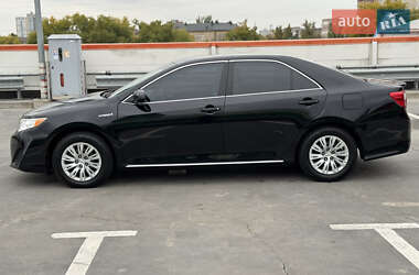 Седан Toyota Camry 2013 в 