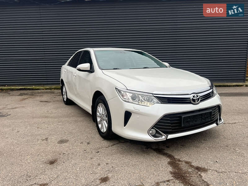 Toyota Camry 2016