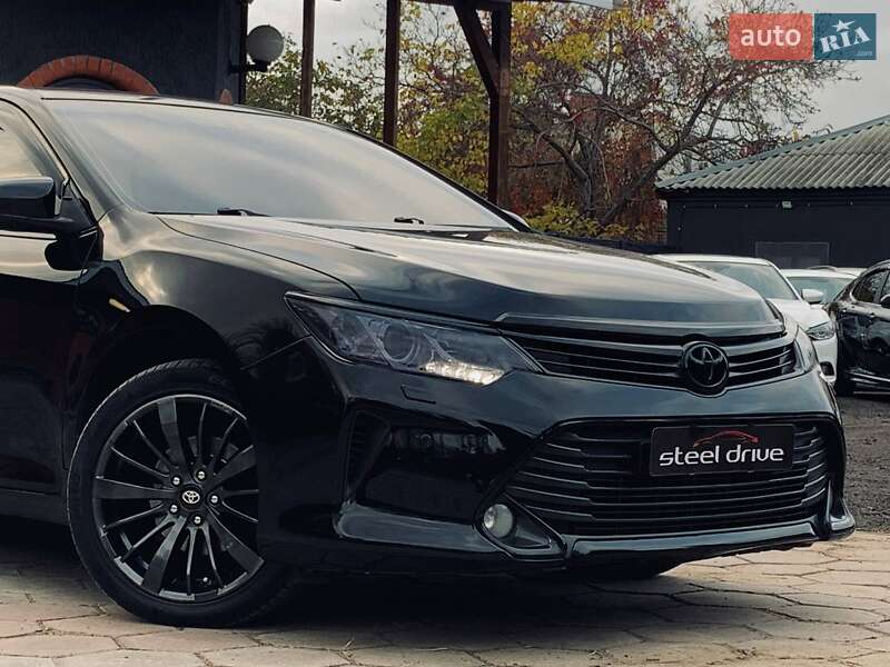Седан Toyota Camry 2014 в Николаеве