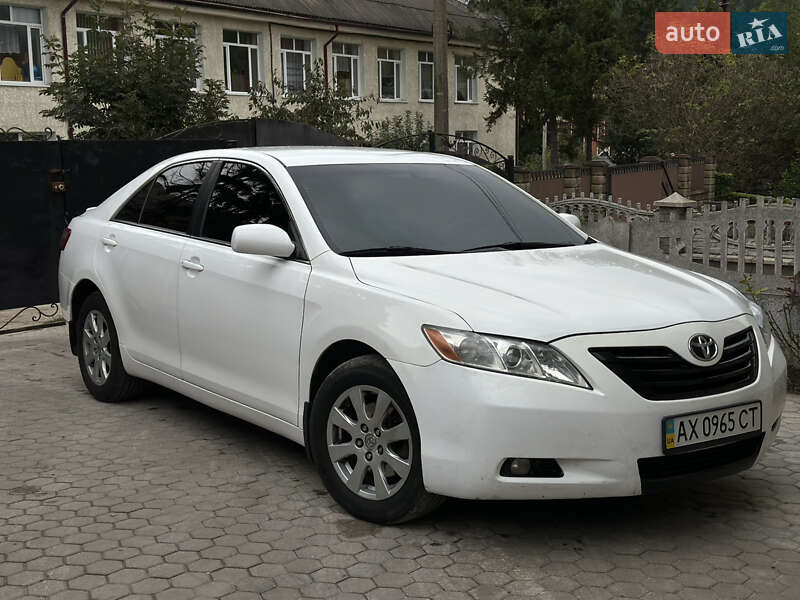 Седан Toyota Camry 2008 в Кременце