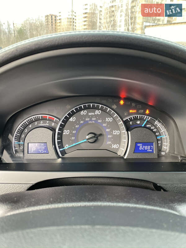 Седан Toyota Camry 2014 в Киеве