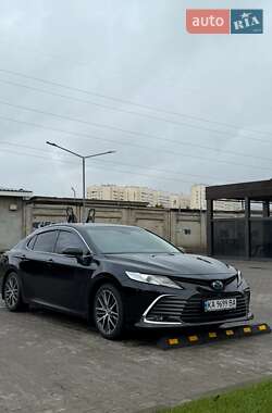 Седан Toyota Camry 2022 в Киеве
