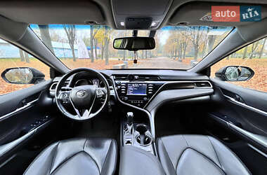 Седан Toyota Camry 2018 в 